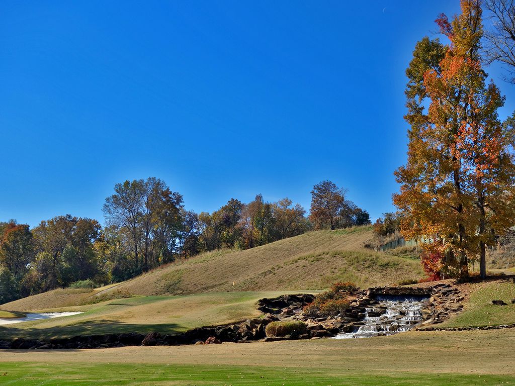18th Hole at Robert Trent Jones Golf Trail at Capitol Hill (Judge) (358 Yard Par 4)